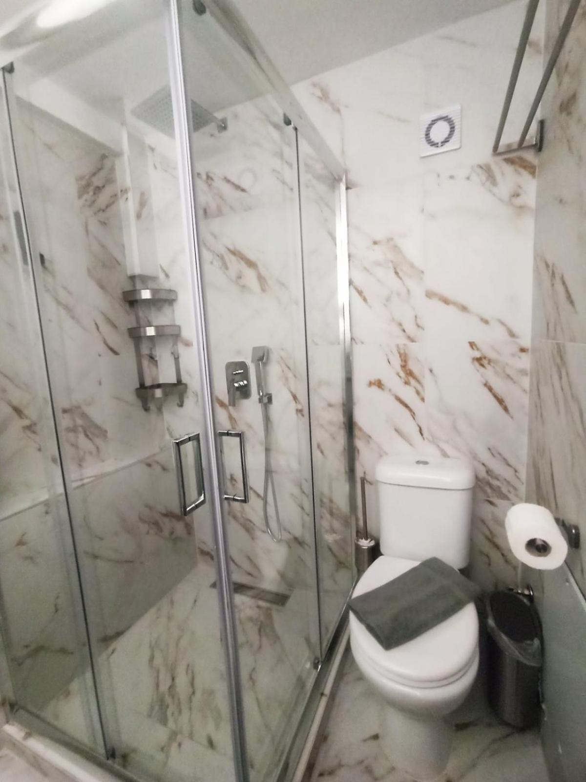 Down Town Luxurious Apartments 7 อเล็กซานโดรโพลิส ภายนอก รูปภาพ